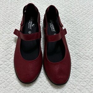 Arcopedico L51 Red Shoes Women’s Size 42